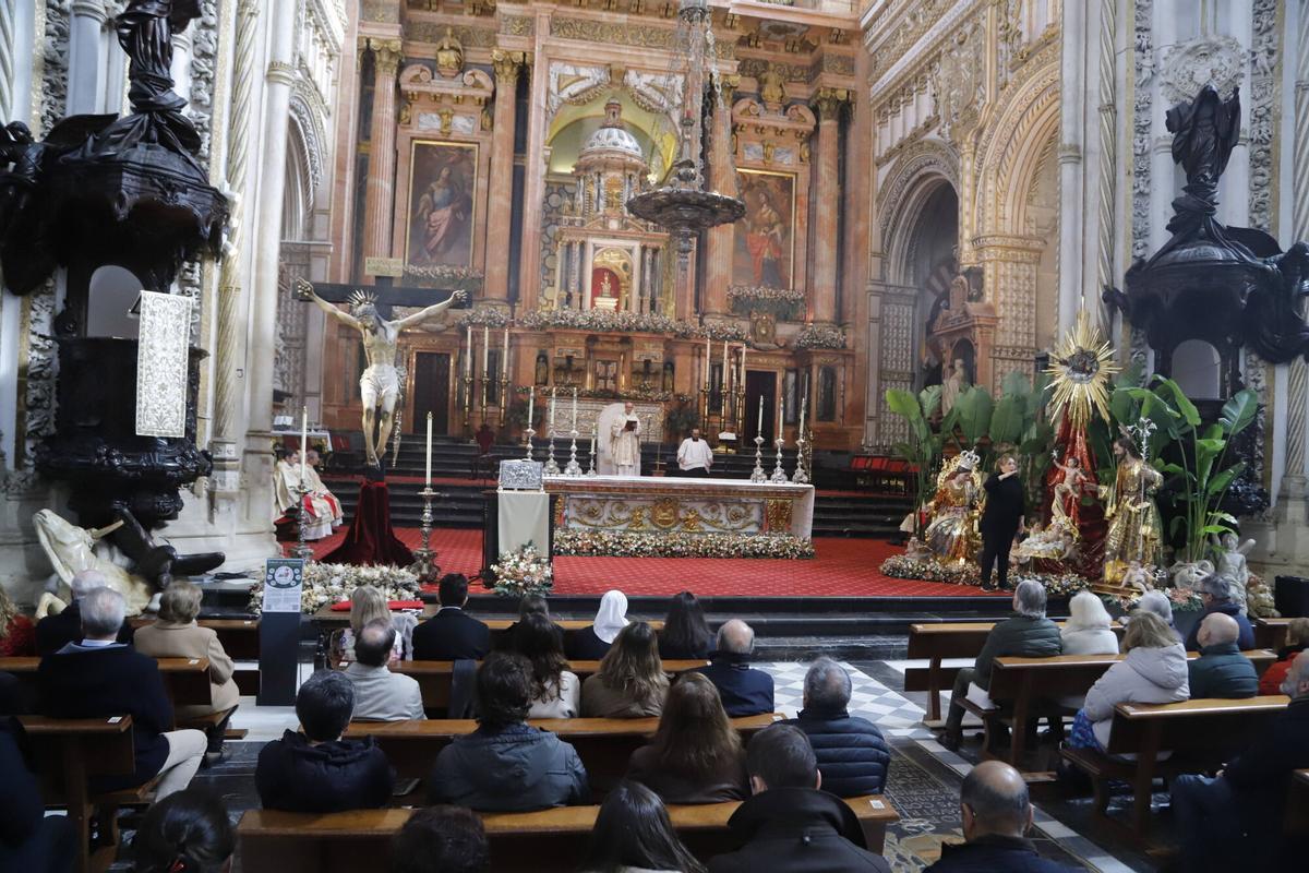 A.J.González Córdoba misa de Navidad en la catedral oficiada por el obispo Jesús Fernández