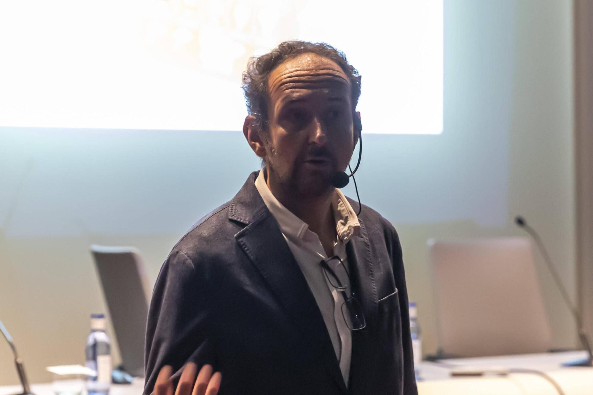 EN IMÁGENES | Juan Díaz y Sergio Serrano de ASINCAR, terceros ponentes en la II Semana de la Innovación de LA NUEVA ESPAÑA: “Acercamos la ciencia a la sociedad”