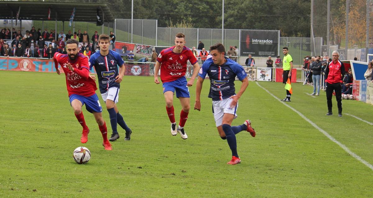Los vilagarcianos sumaron su segunda victoria de la temporada en tierras asturianas.