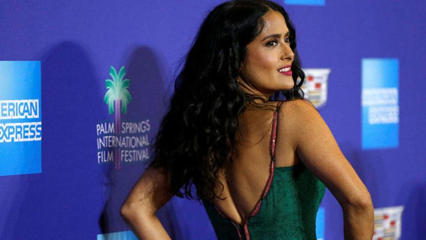 Salma Hayek celebra sus 53 con un impresionante posado en bikini