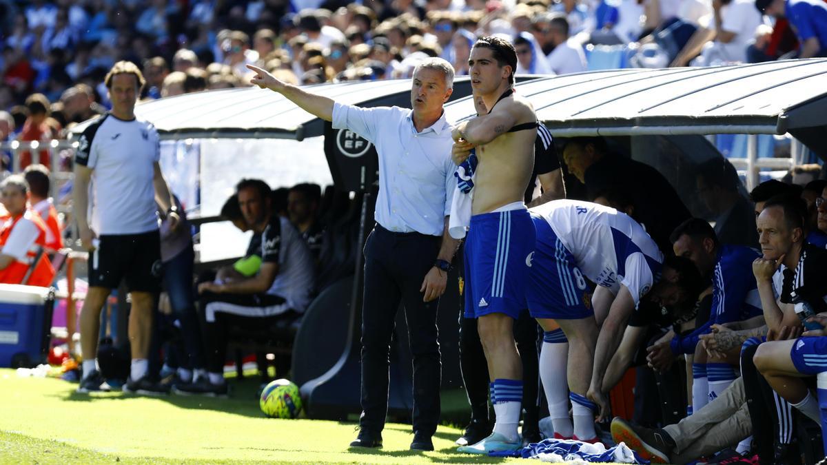 Escribá, junto a Larra en el partido ante el Leganés.