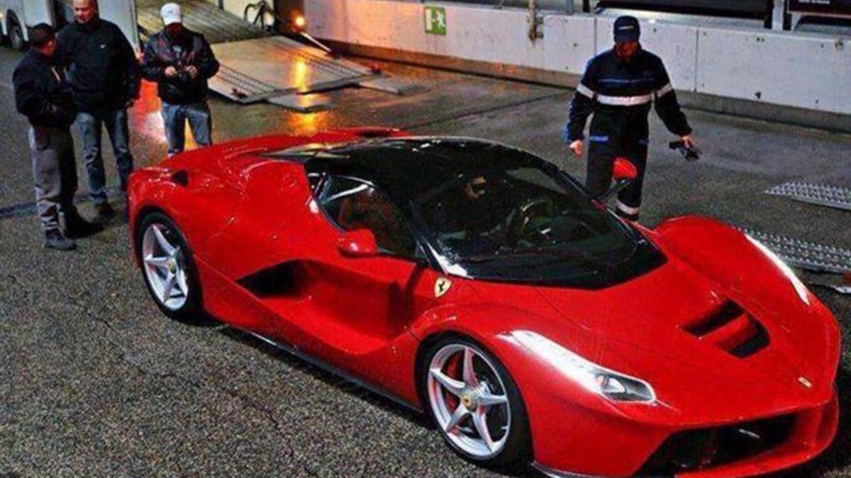 Cristiano es el jugador con el coche más caro, un Ferrari