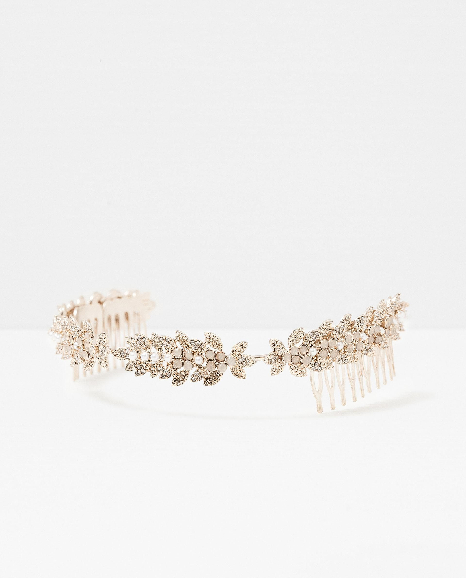 Diadema de hojas de Zara (15,95€)