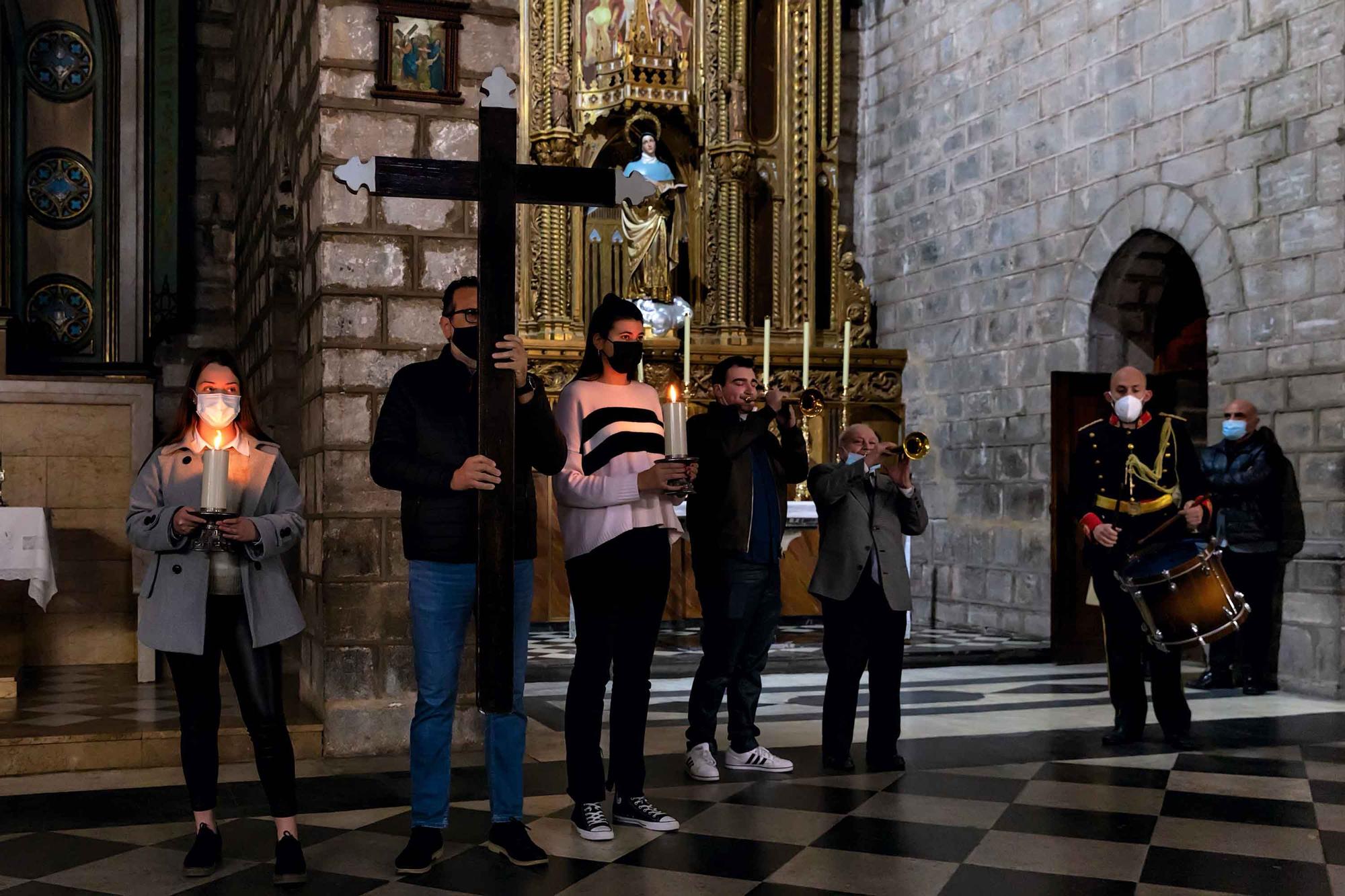 Actos en una Semana Santa de Sagunt que se ha tenido que adaptar a la pandemia.