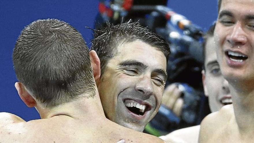 Phelps dice adiós con su vigesimotercer oro olímpico