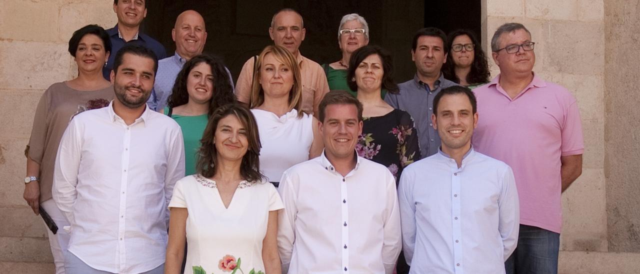 Representantes de PSPV, Xàtiva Unida y Compromís en el pacto de gobierno firmado en Xàtiva en 2015.