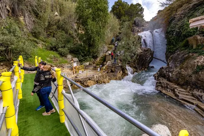 Callosa d'en Sarrià reabre en precario les Fonts de l'Algar tras los graves daños por el temporal