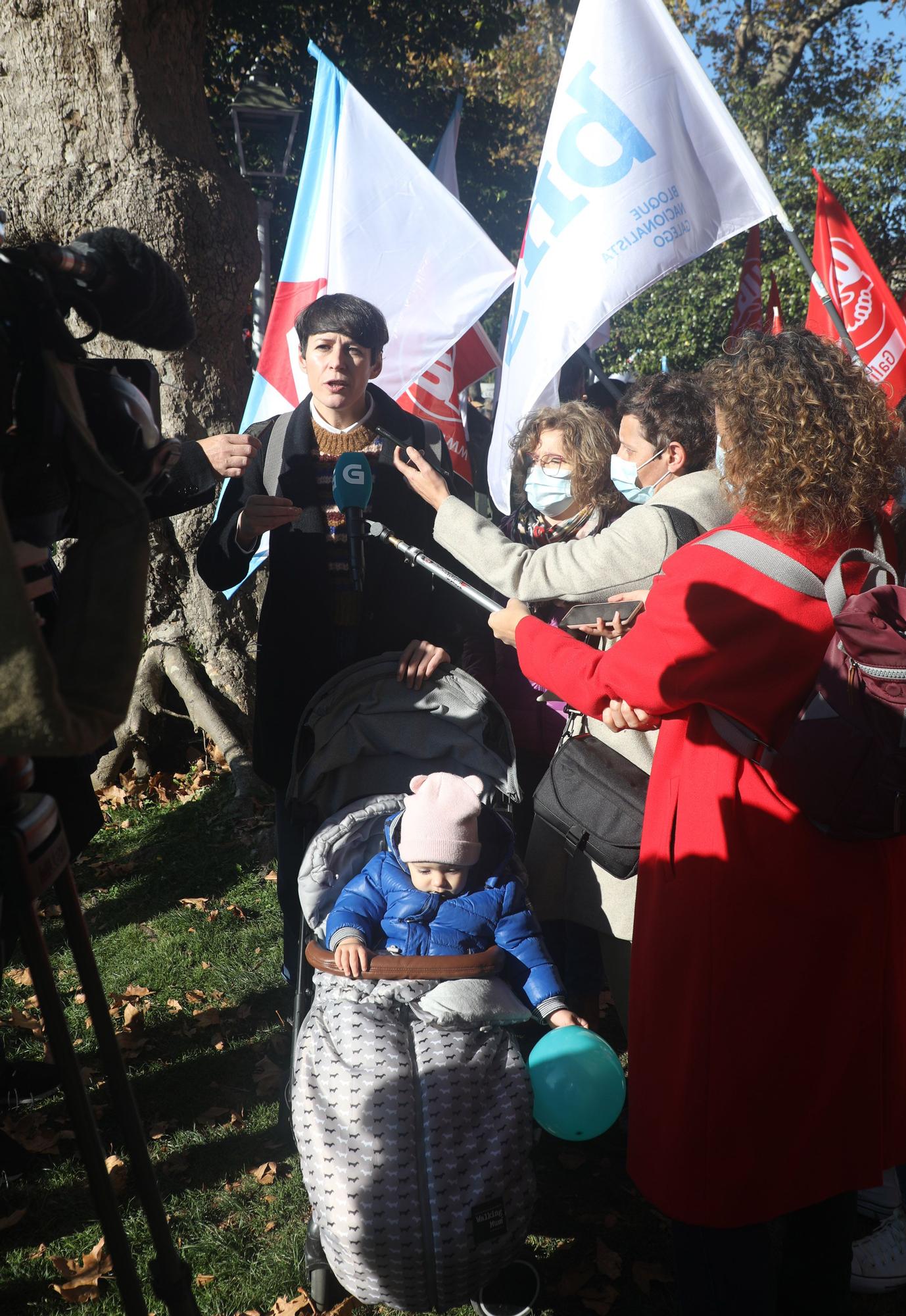 Masiva movilización en Santiago contra las "privatizaciones" y "recortes" del Sergas en Atención Primaria