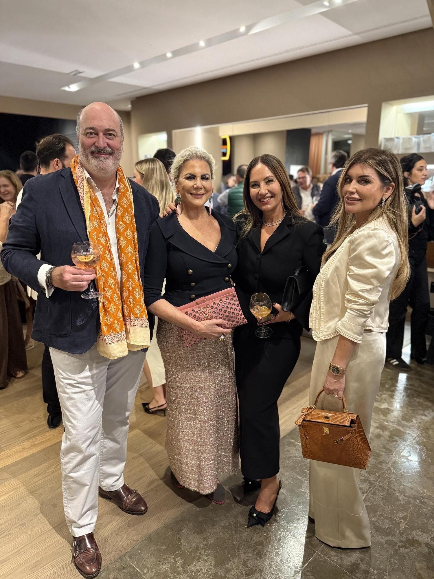 Jos Cosme, Laura Fitera, Pilar Pau, Mayte Ferrer.jpeg