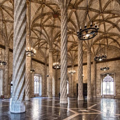 La Lonja de la Seda: el monumental edificio gótico de Valencia que tienes que visitar