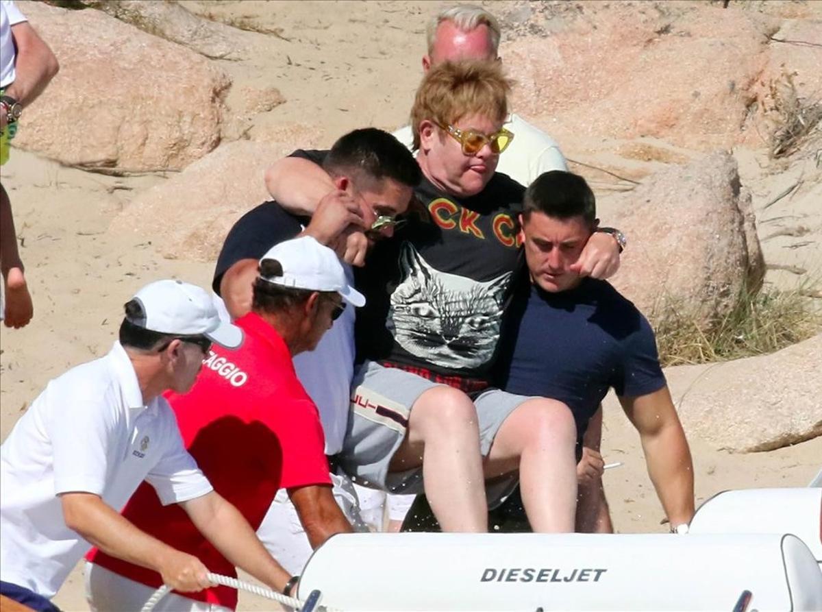 zentauroepp44492722 singer elton john in porto cervo 29 jul 2018180730195944 zentauroepp44492722 singer elton john in porto cervo 29 jul 2018180730195944