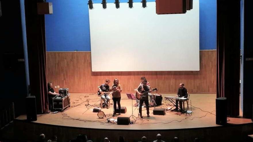 Éxito de Rafa Lorenzo en su concierto en el centro penitenciario