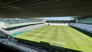 El Córdoba CF insiste y embotella al Málaga