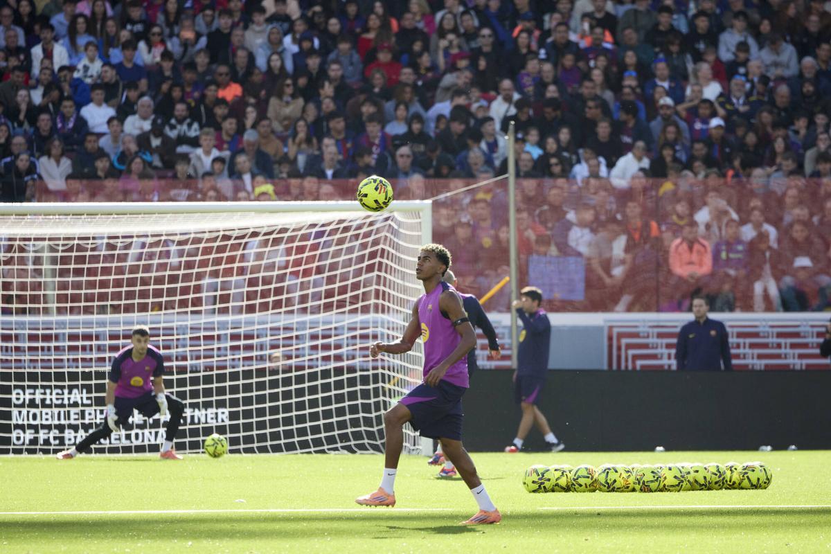 Lamine ya pudo entrenarse en el nuevo césped del Spotify Camp Nou