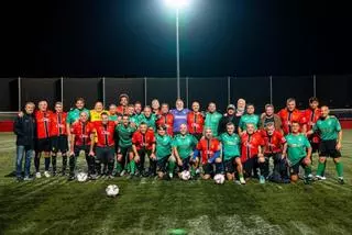 Los veteranos de la PE Sant Jordi disfrutan de un amistoso contra el RCD Mallorca