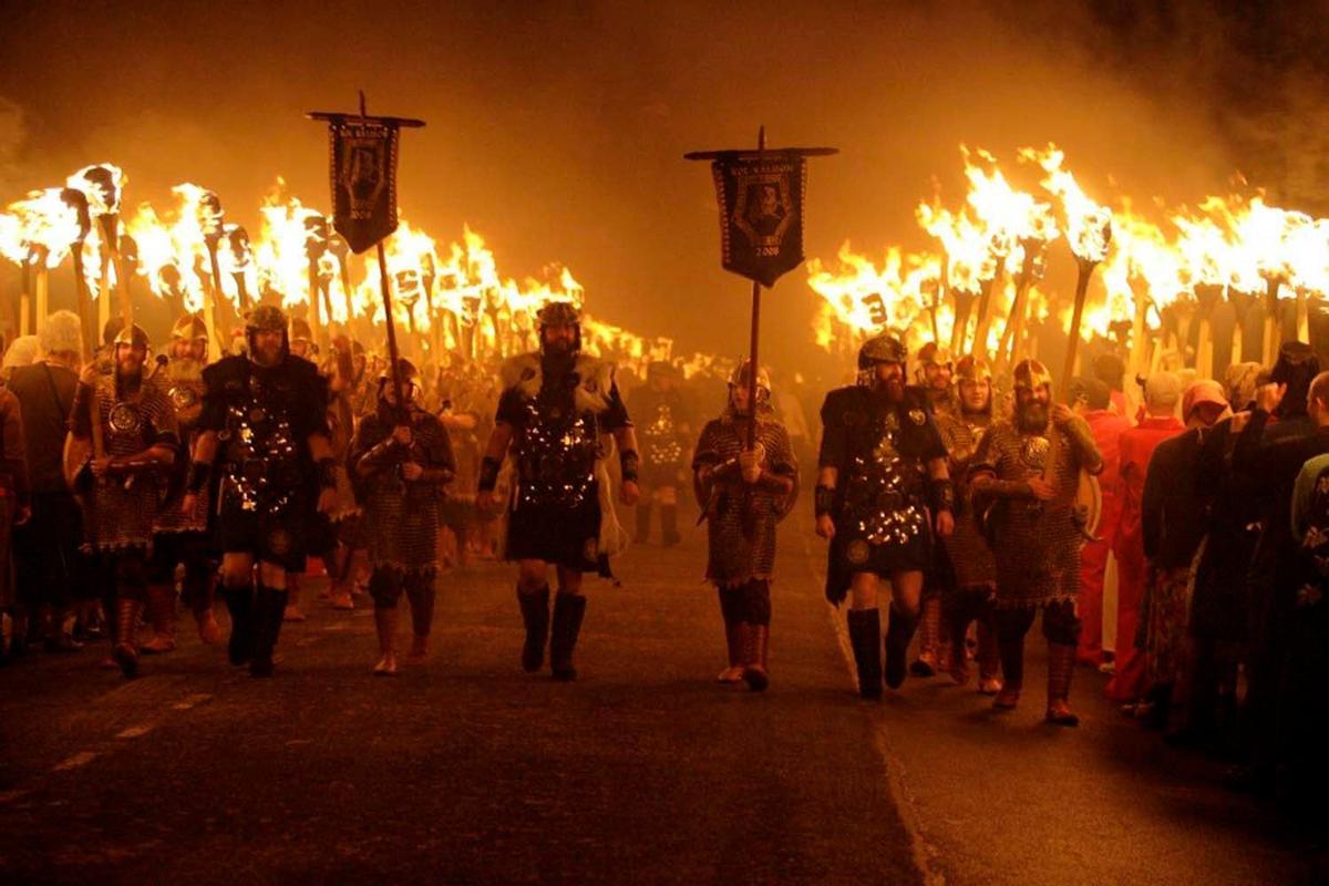 Procesión de los pasillos, festival Up Helly Aa