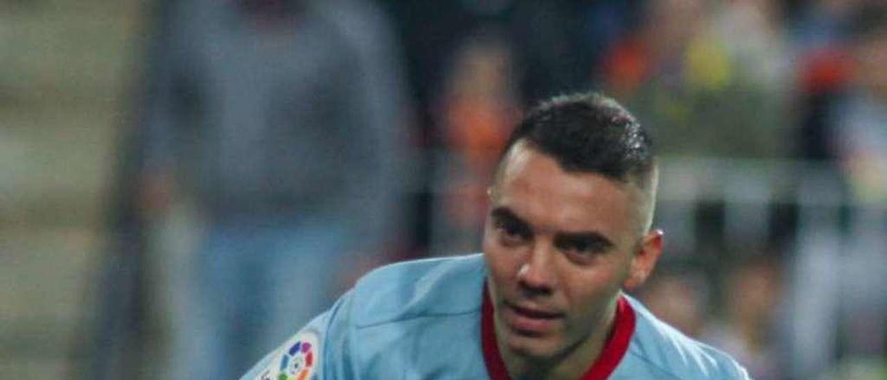 Iago Aspas, tras marcar el sábado en Mestalla. // LOF