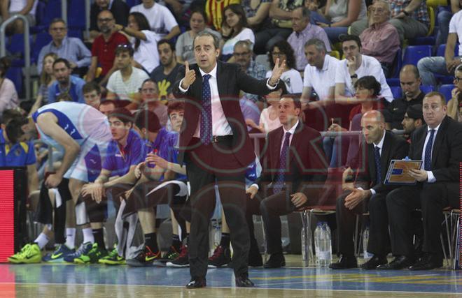 FC Barcelona, 76 - Estudiantes, 62