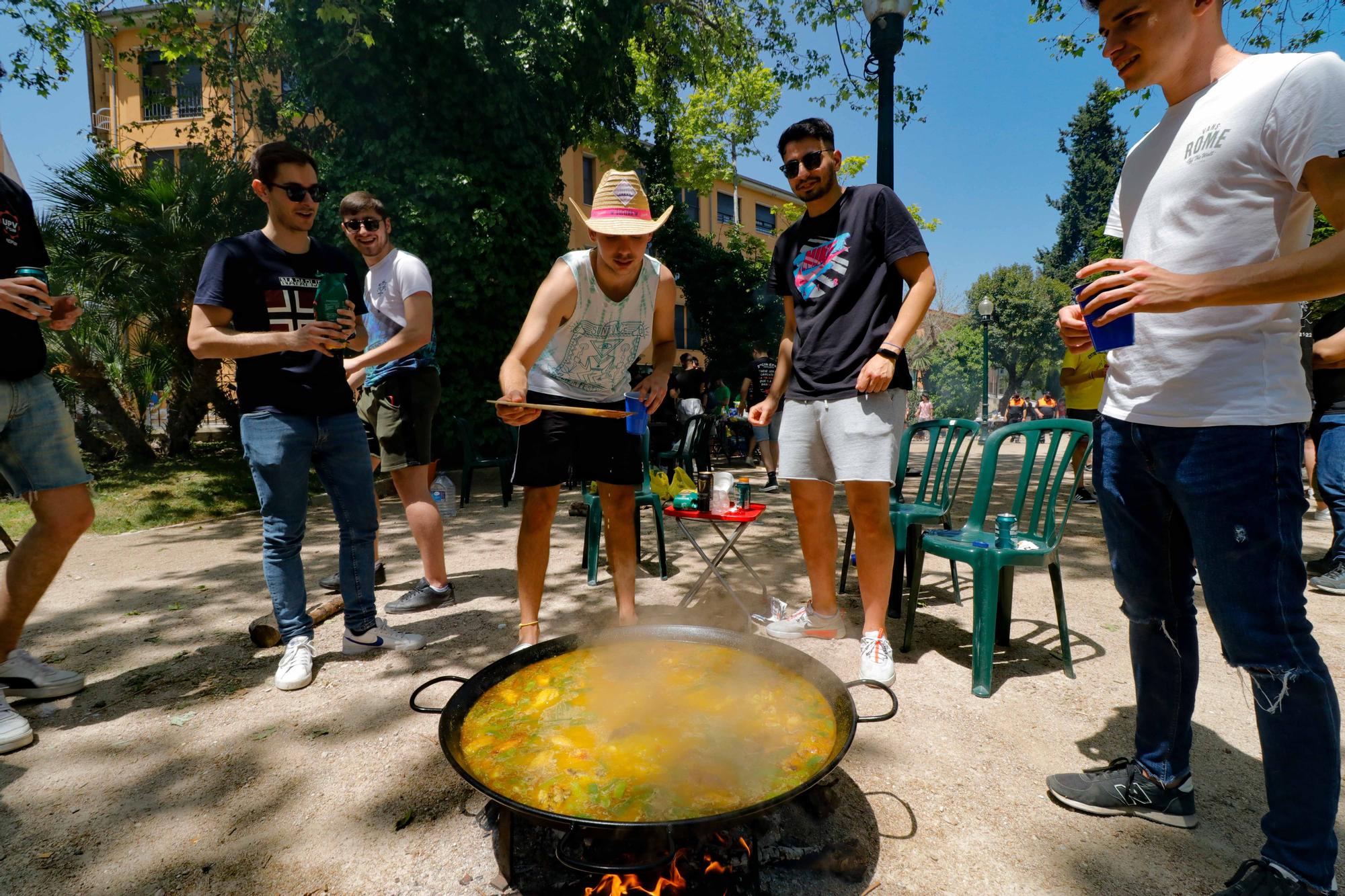 El Campus de Alcoy de la UPV recupera su fiesta de "las paellas"