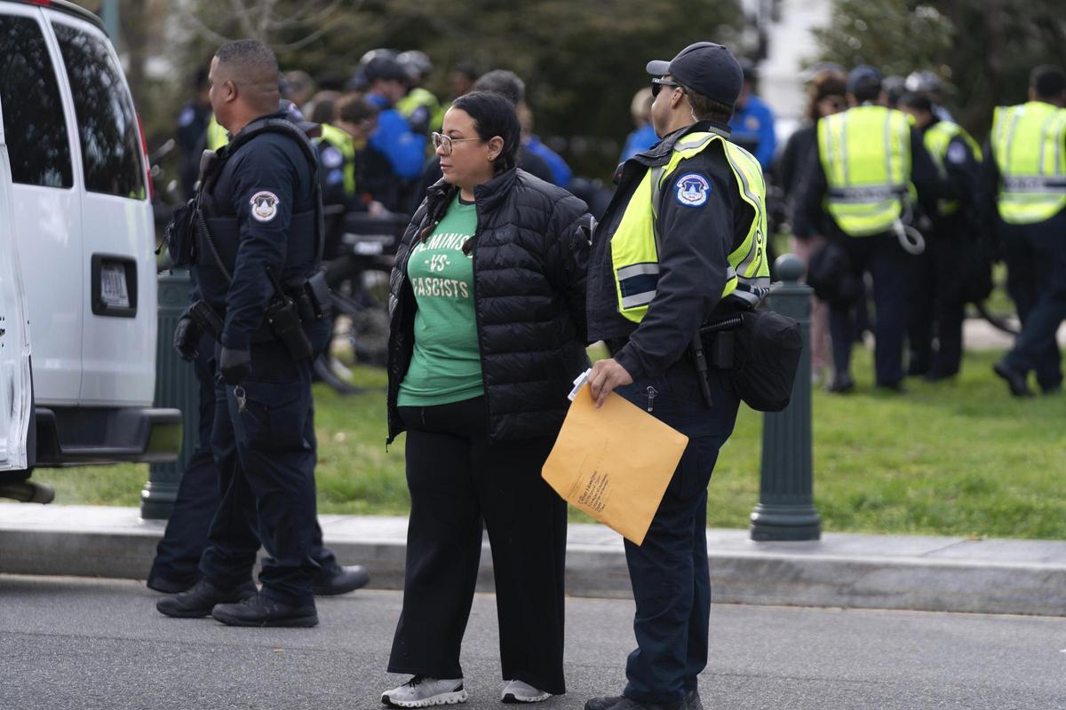 La Corte Suprema de Estados Unidos escucha argumentos sobre el fármaco abortivo mifepristona