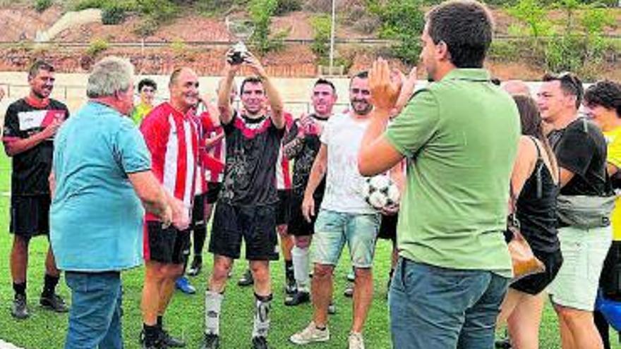 La Coromina celebra el tradicional partit de futbol de veterans ‘Trofeu Josep Torrents’