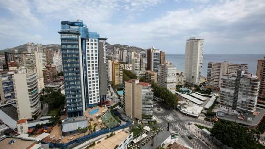 Benidorm exige a hoteles que excedieron su edificabilidad resarcir al municipio