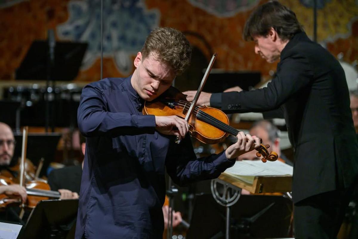 El violinista Jaime Naya durant un concert.