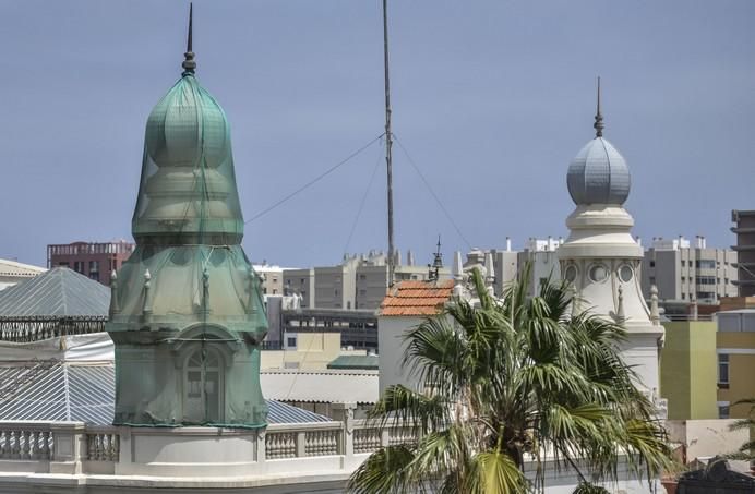 04/09/2017 LAS PALMAS DE GRAN CANARIA. Torre del  Gabinete Literario que tiene que ser reparada con urgencia. FOTO: J.PÉREZ CURBELO