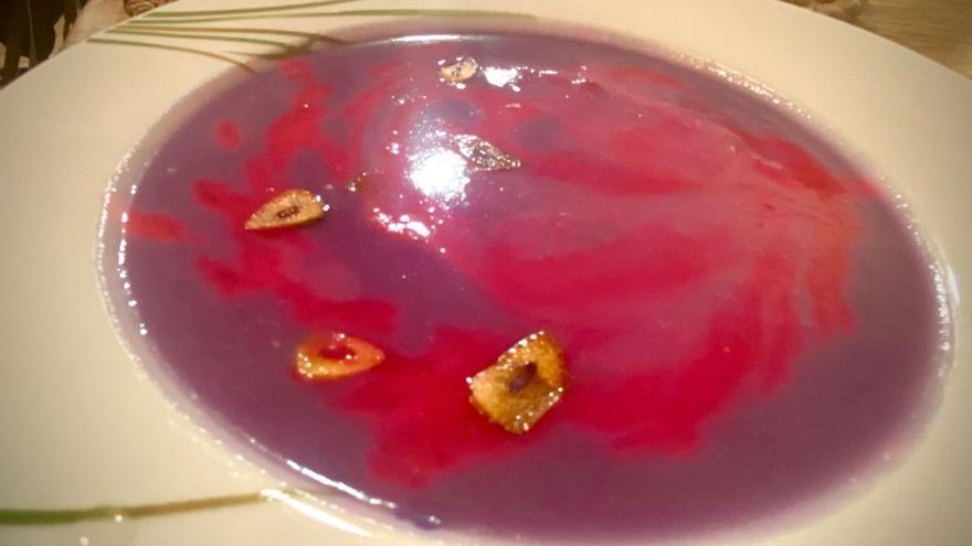 La crema, con los dos colores: morado y rosa donde ha tocado el limón