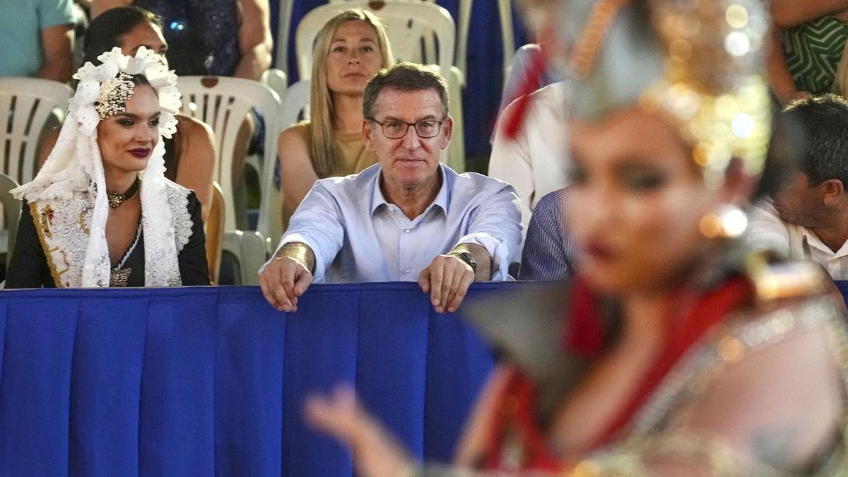 El líder del PP, Alberto Núñez Feijóo, en la noche previa a San Juan en Alicante. El líder del PP, Alberto Núñez Feijóo, en la noche previa a San Juan en Alicante.