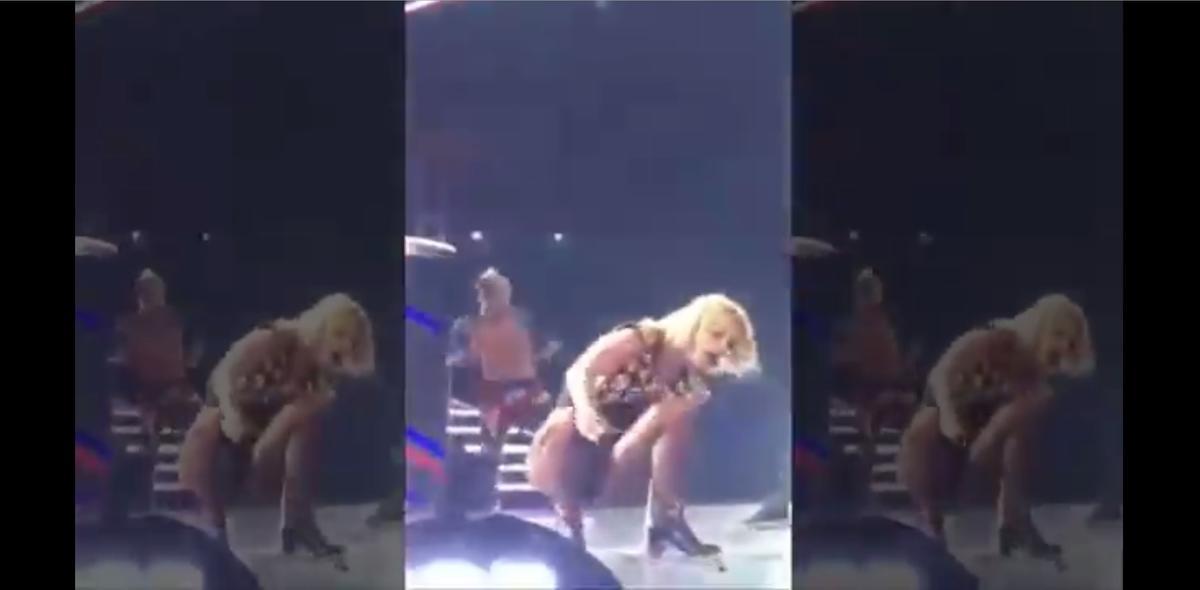 Caída de Britney Spears en pleno concierto en Las Vegas.