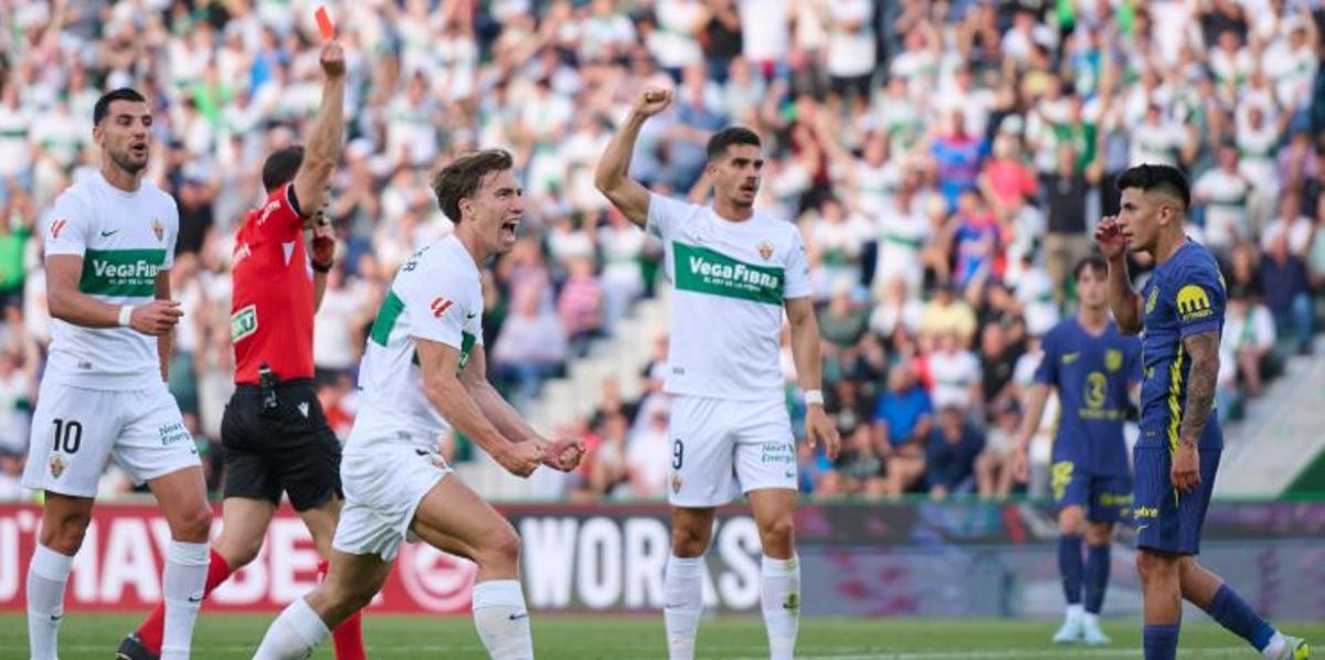 Affengruber ocelebra l'expulsió d'Almada a la mitja hora de joc