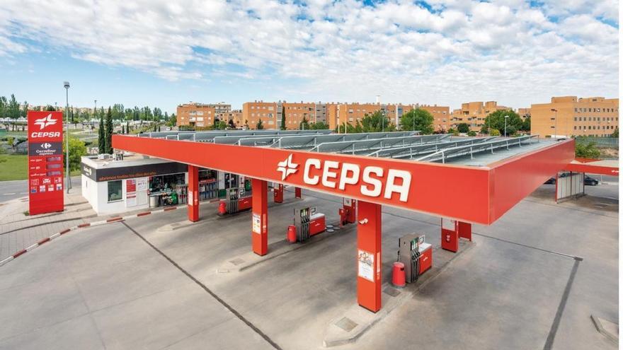 La nueva guerra comercial de las gasolineras de Repsol, Cepsa y BP con menos descuentos