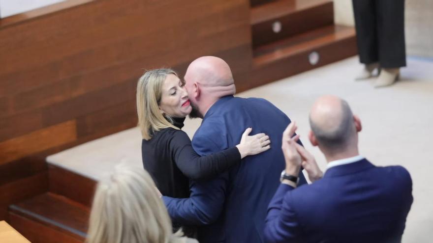 Vídeo | El momento en el que Manuel Naharro es elegido como presidente de la Asamblea de Extremadura