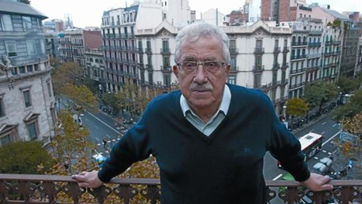 Josep Fontana,ayer, en un balcónde la editorialPasado &amp; Presente.