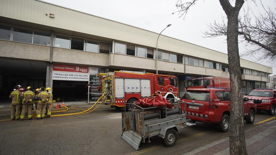 Foc a Girona: Els documents del registre mercantil se salven «per un metre»