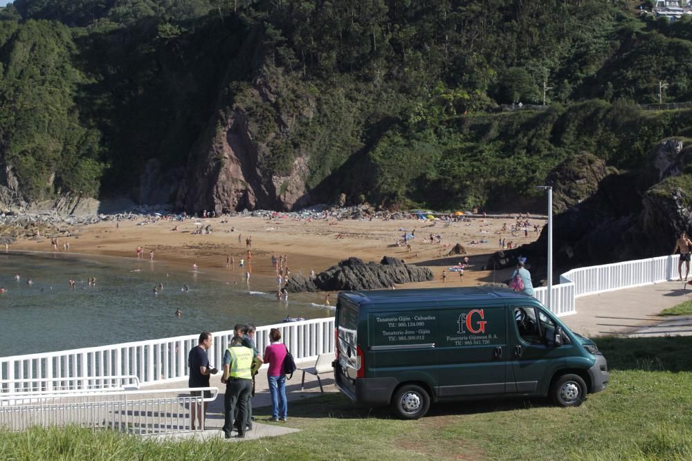 Fallece un joven en la playa de los Curas, en Perl