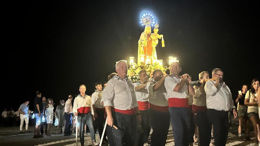 La Virgen del Carmen ya está en el puerto de El Campello