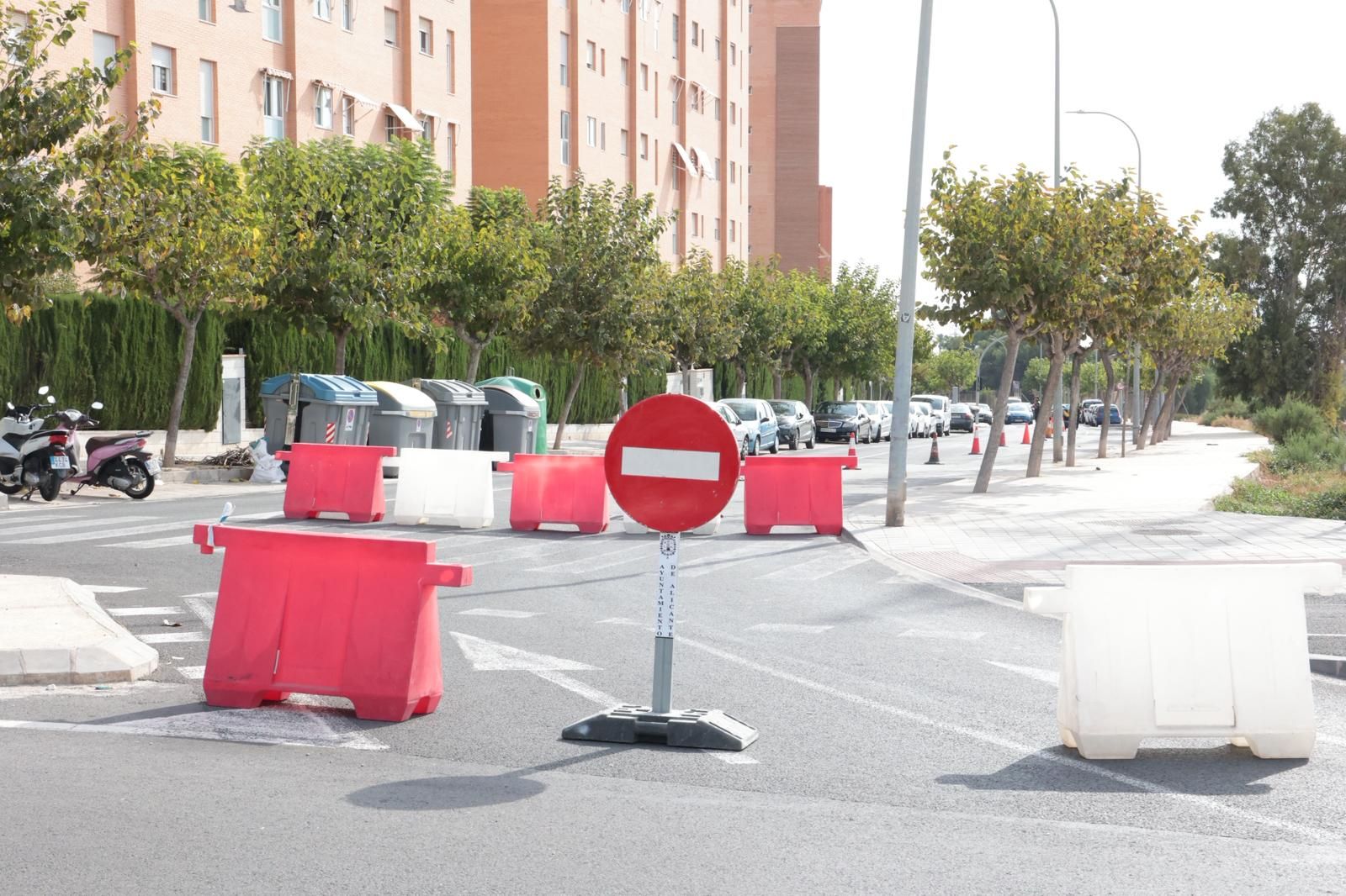 Así ha quedado la calzada de la Vía Parque de Alicante tras el hundimiento