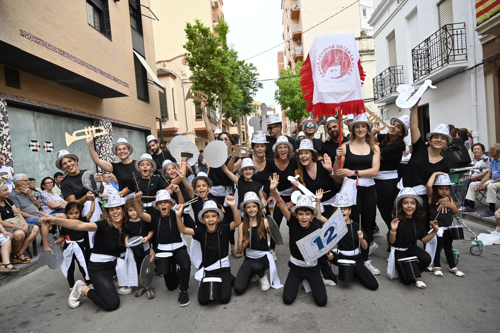 Imaginación y humor al poder en el desfile de las collas del Grau