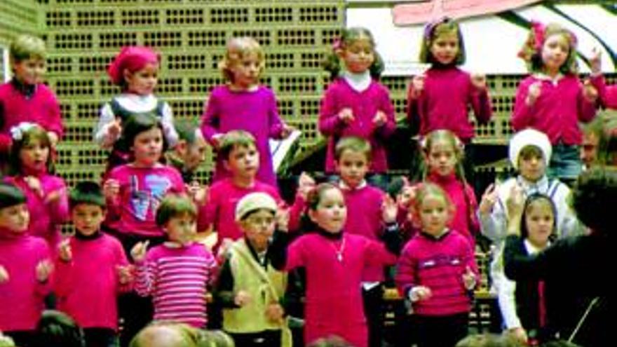 Lleno en el conservatorio en el concierto navideño