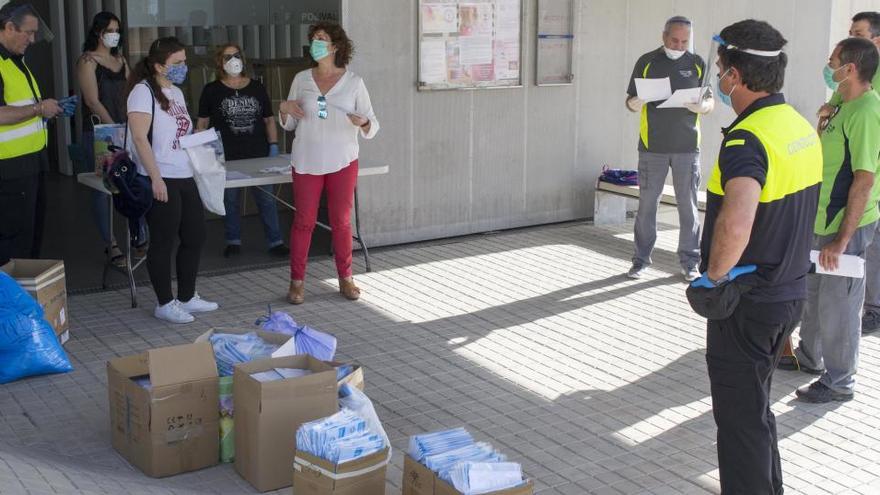 Xixona inicia el reparto de 8.000 mascarillas reutilizables