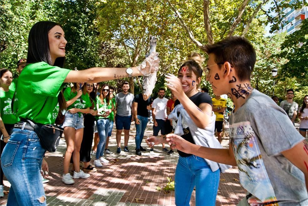 Las novatadas universitarias, en imágenes