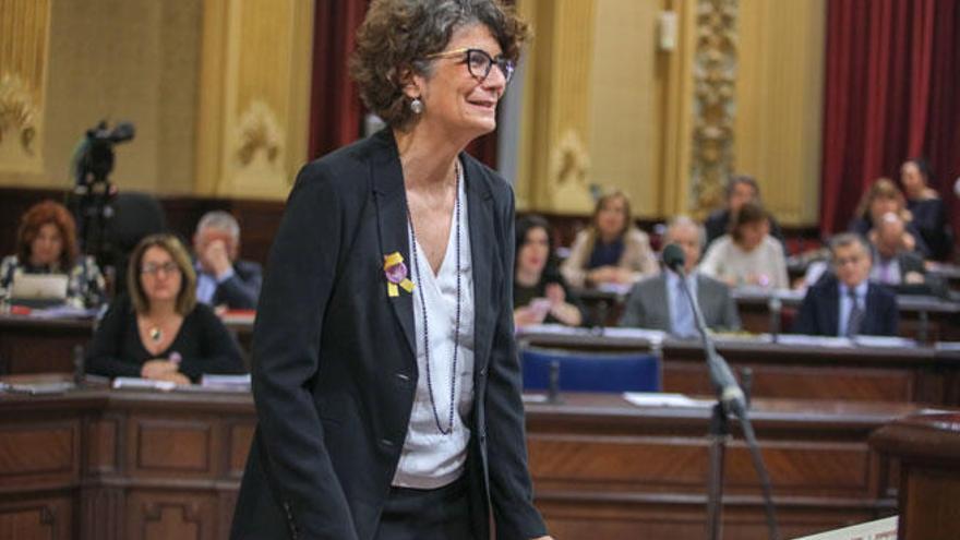 Agustina Vilaret ha prometido acatar la Constitución &quot;por imperativo legal&quot; y sin renunciar &quot;al derecho de todos los ciudadanos a decidir su futuro&quot;