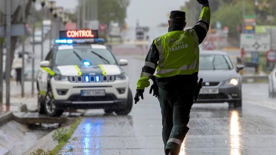 Investigado un menor que se accidentó ebrio en Arzúa y otro sujeto por hurtar y usar tarjetas de crédito en Ames