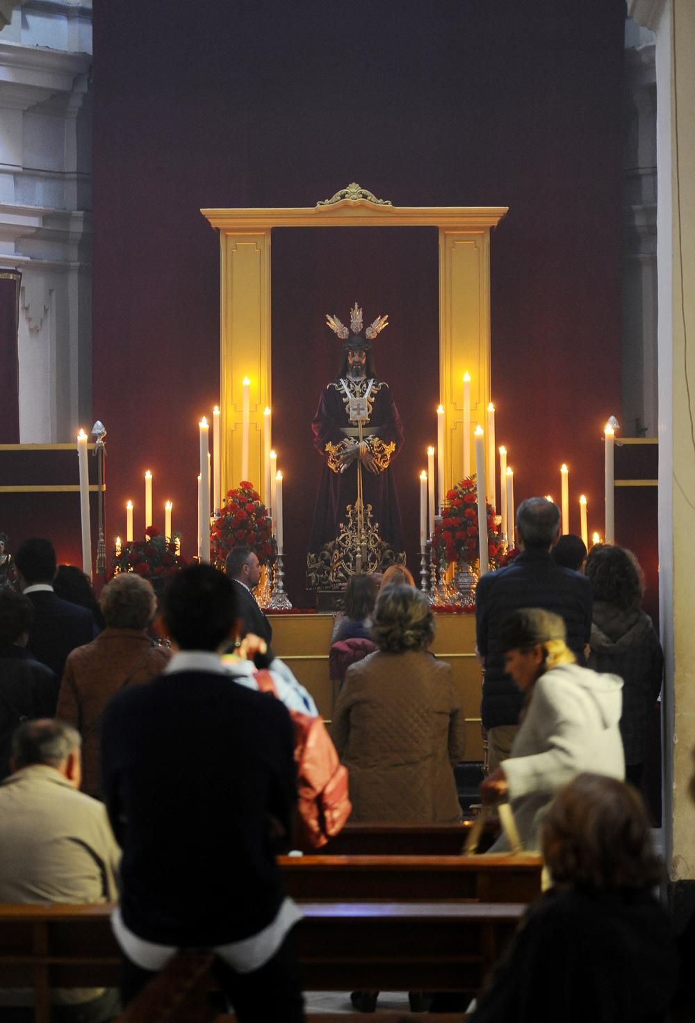 Jornada cofrade de besapiés