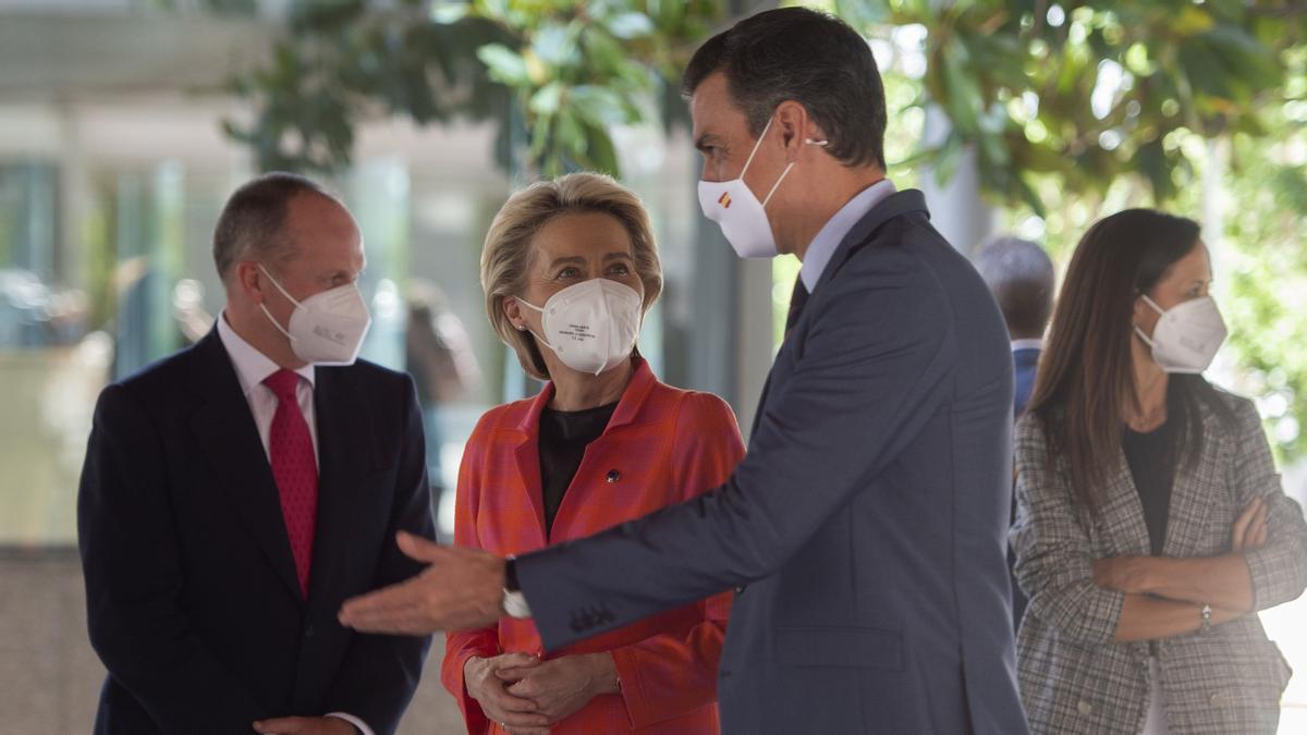 Pedro Sánchez se reúne con la presidenta de la Comisión Europea, Ursula von der Leyen