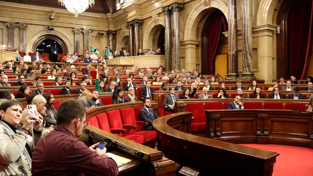 Votació al ple del Parlament de la proposició de llei perquè Torà i Biosca canviïn de comarca