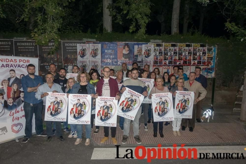 Pegada de carteles en Caravaca