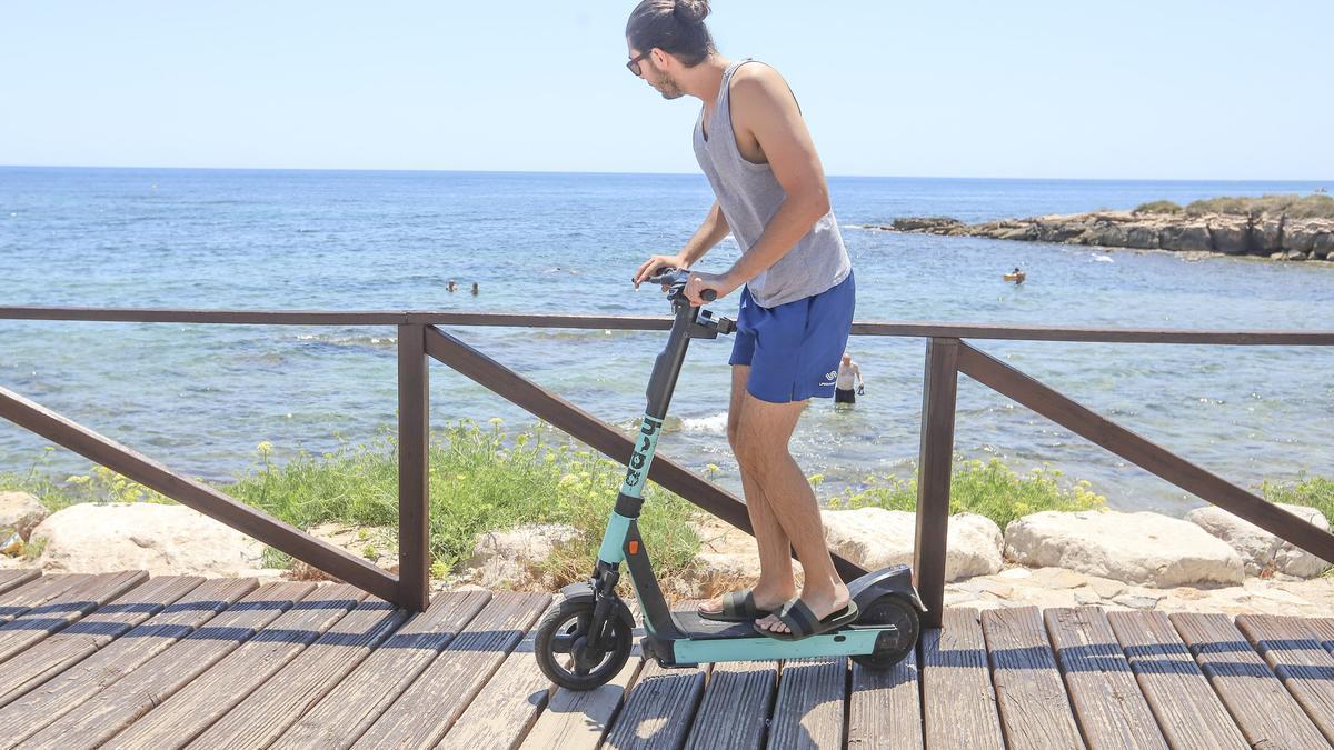 Buenta parte de la oferta de patinetes se ubica en paseos de la fachada marítima
